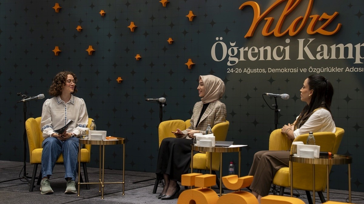 TÜRGEV başarılı genç kızları Yıldız Öğrenci Kampı’nda buluşturdu