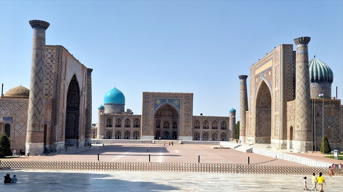Türk-İslam medeniyetinin kadim merkezlerinden Özbekistan 35 yaşında Türk-İslam medeniyetinin kadim merkezlerinden Özbekistan 35 yaşında