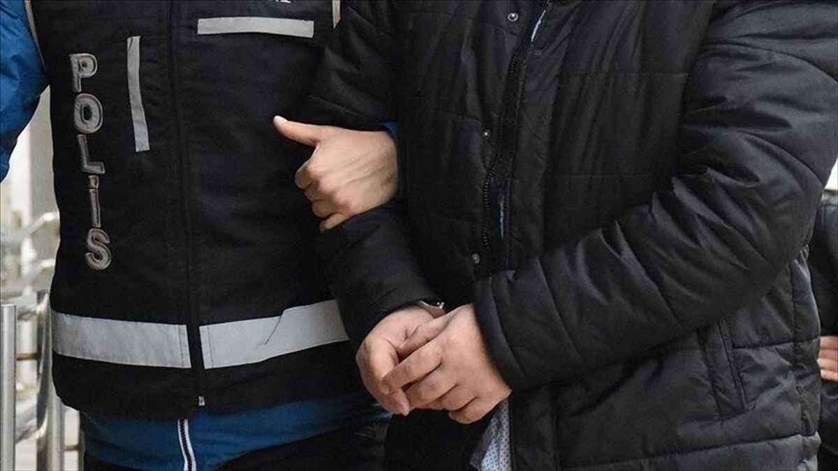 Yılbaşından bu yana 714 firari suçlunun Türkiye’ye iadesi sağlandı Yılbaşından bu yana 714 firari suçlunun Türkiye’ye iadesi sağlandı