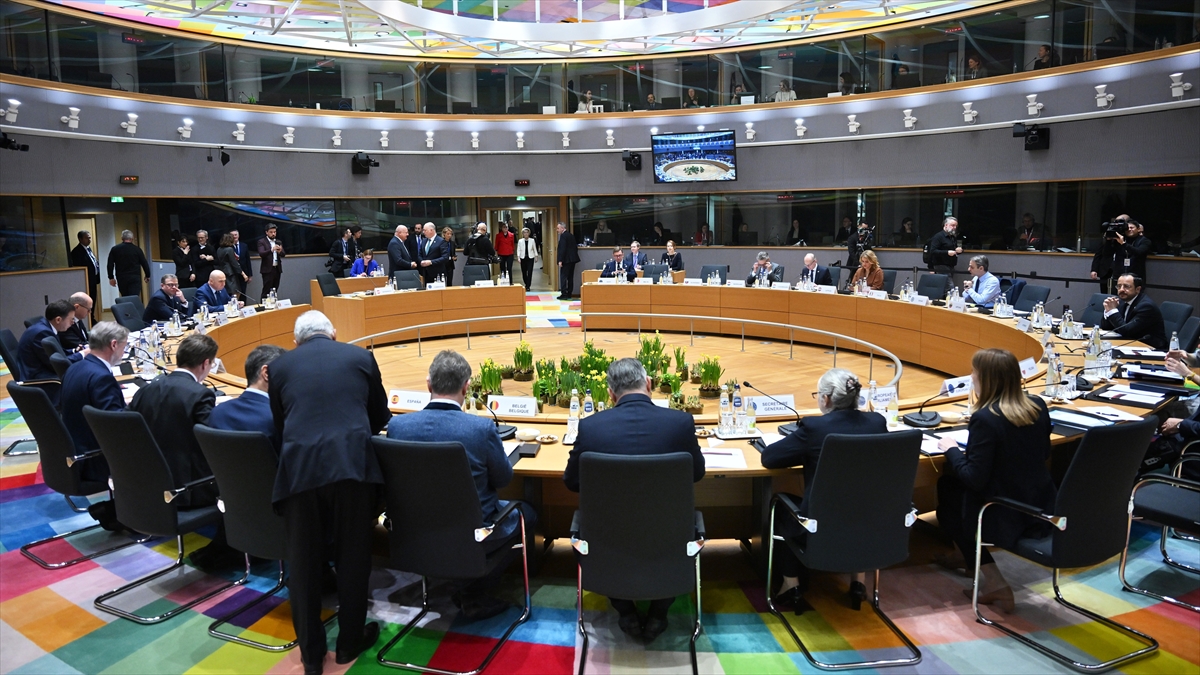 AB liderleri enerji fiyatları, rekabet gücü, hibrit tehditler, Ukrayna ve Orta Doğu gündemiyle toplanıyor