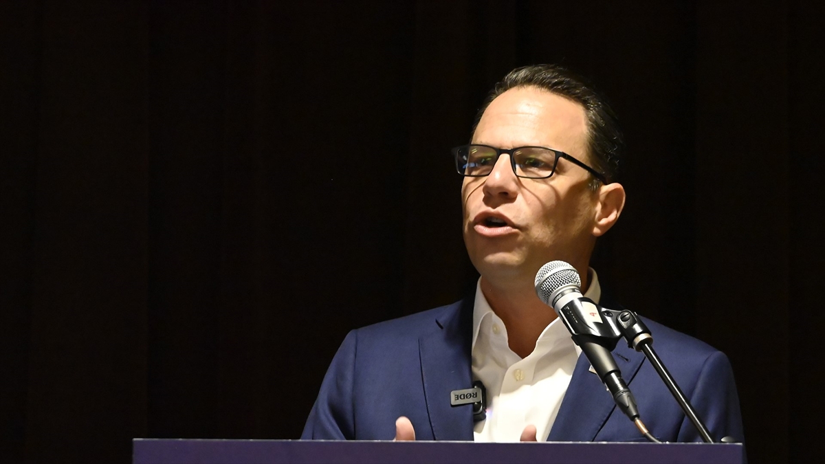 ABD’de Yahudi olan eyalet valisi Shapiro, Netanyahu’nun seçimleri kaybetmesini umduğunu söyledi
