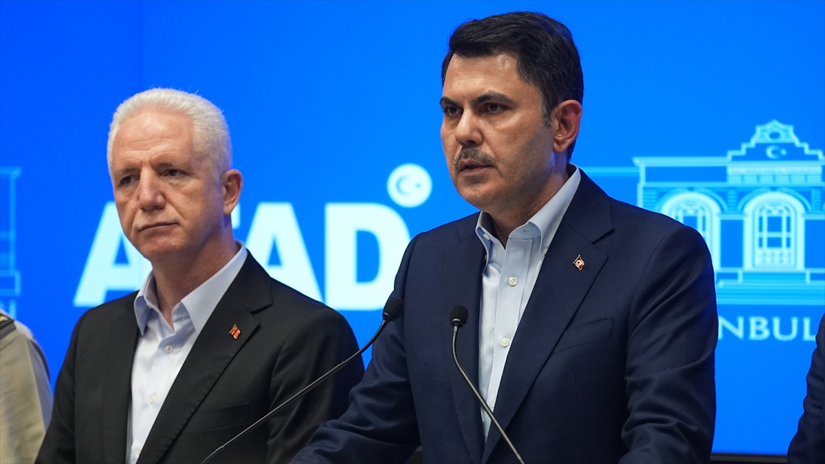 Bakan Kurum: Birimlerimiz, koordinasyon merkezine gelen 9 bin 755 ihbarın 7 bin 800’üne anında müdahalede bulundu