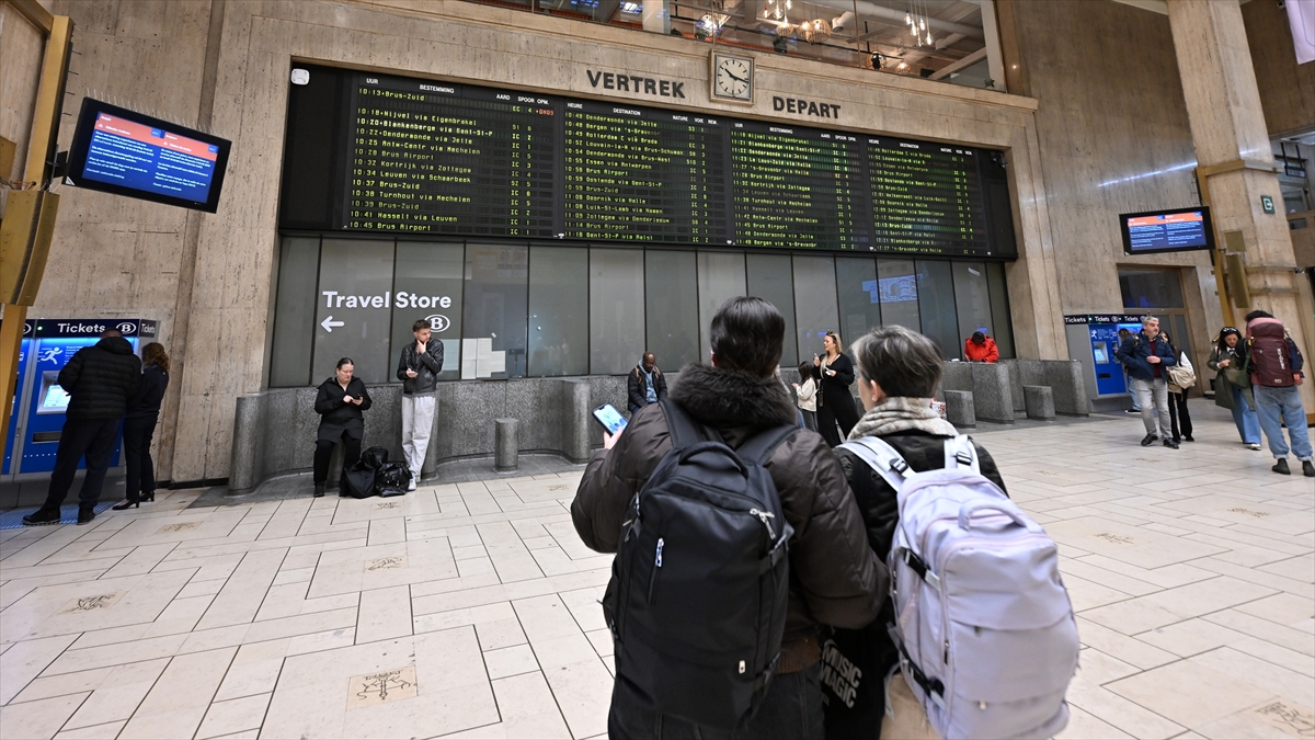 Belçika’da kamu çalışanları greve gitti Belçika’da kamu çalışanları greve gitti