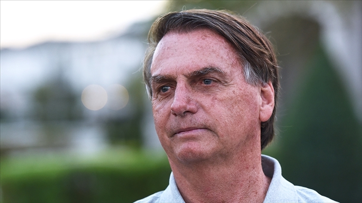 Brezilya’da seçimi kaybeden Bolsonaro, yurt dışı çıkış yasağına rağmen Arjantin üzerinden ABD’ye kaçtı Brezilya’da seçimi kaybeden Bolsonaro, yurt dışı çıkış yasağına rağmen Arjantin üzerinden ABD’ye kaçtı