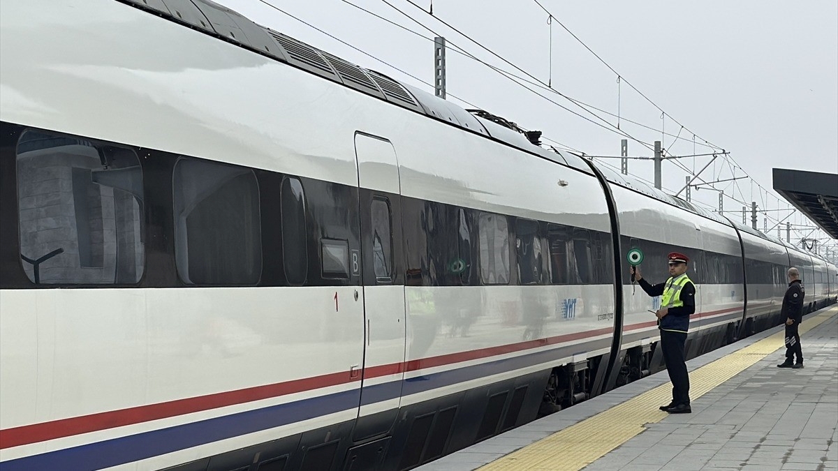 Çerkezköy-Kapıkule Hızlı Tren Hattı’nda ilk yolculuk heyecanı yaşandı