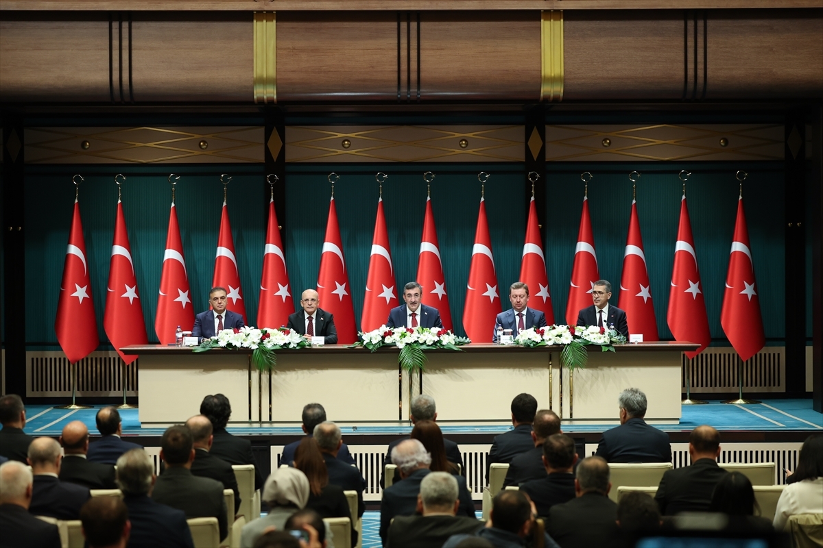 Cumhurbaşkanı Yardımcısı Yılmaz: Bütçemiz ‘dayanıklılık, refah ve dönüşüm’ bütçesidir Cumhurbaşkanı Yardımcısı Yılmaz: Bütçemiz ‘dayanıklılık, refah ve dönüşüm’ bütçesidir