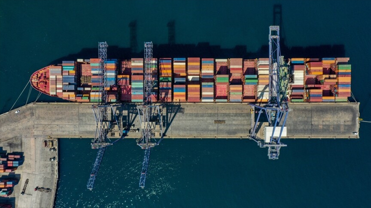 Dış ticaret işlemlerinden gelecek yıl 3,4 trilyon lira gelir elde edilecek Dış ticaret işlemlerinden gelecek yıl 3,4 trilyon lira gelir elde edilecek