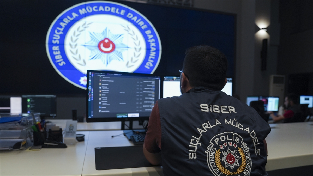Eskişehir merkezli 33 ilde 119 şüpheliye yönelik yasa dışı bahis operasyonu düzenlendi Eskişehir merkezli 33 ilde 119 şüpheliye yönelik yasa dışı bahis operasyonu düzenlendi