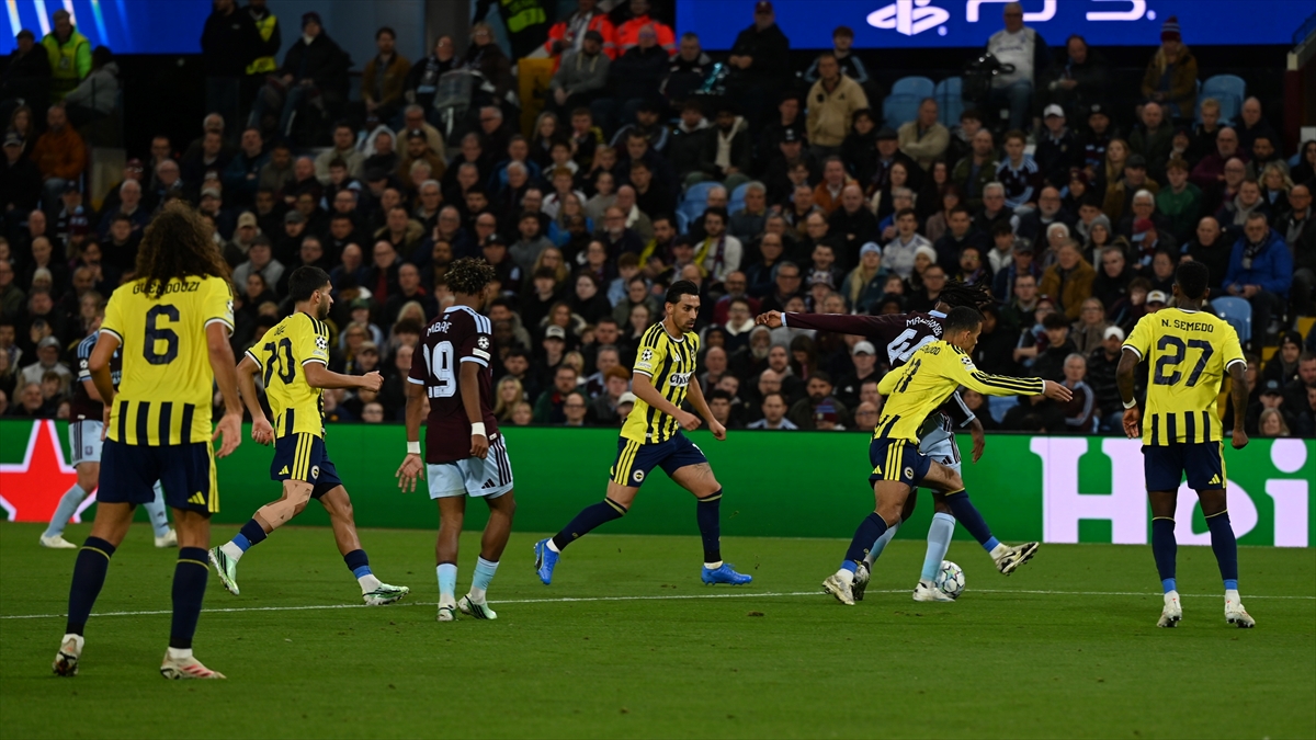 Fenerbahçe, Aston Villa deplasmanında darmadağın Fenerbahçe, Aston Villa deplasmanında darmadağın