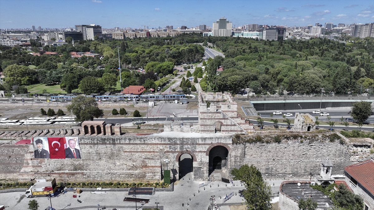 Fetihte topların hedefi olan Topkapı 1500 yıldır İstanbul’un tarihini taşıyor Fetihte topların hedefi olan Topkapı 1500 yıldır İstanbul’un tarihini taşıyor