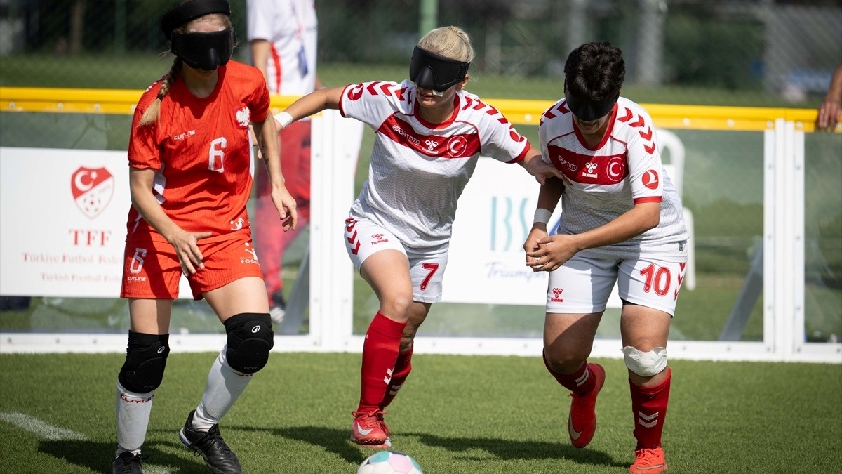 Görme Engelli Kadın Milli Futbol Takımı namağlup Avrupa şampiyonu oldu Görme Engelli Kadın Milli Futbol Takımı namağlup Avrupa şampiyonu oldu