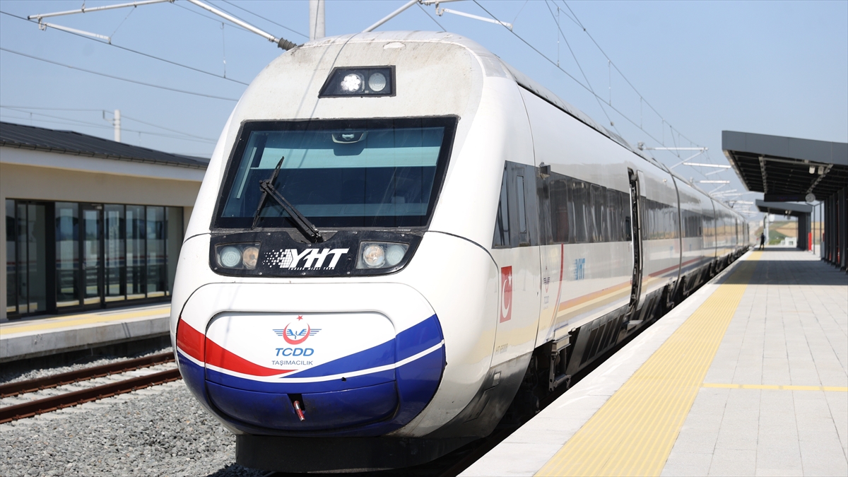 Halkalı-Kapıkule Hattı ile hızlı tren ağına doğrudan bağlanan il sayısı 14’e ulaşacak Halkalı-Kapıkule Hattı ile hızlı tren ağına doğrudan bağlanan il sayısı 14’e ulaşacak