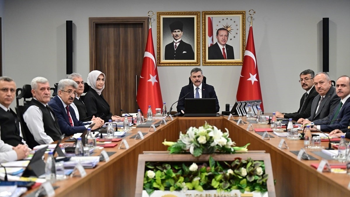 İçişleri Bakanı Çiftçi, okul güvenliğinin güçlendirilmesi için yeni talimatlar verdi İçişleri Bakanı Çiftçi, okul güvenliğinin güçlendirilmesi için yeni talimatlar verdi