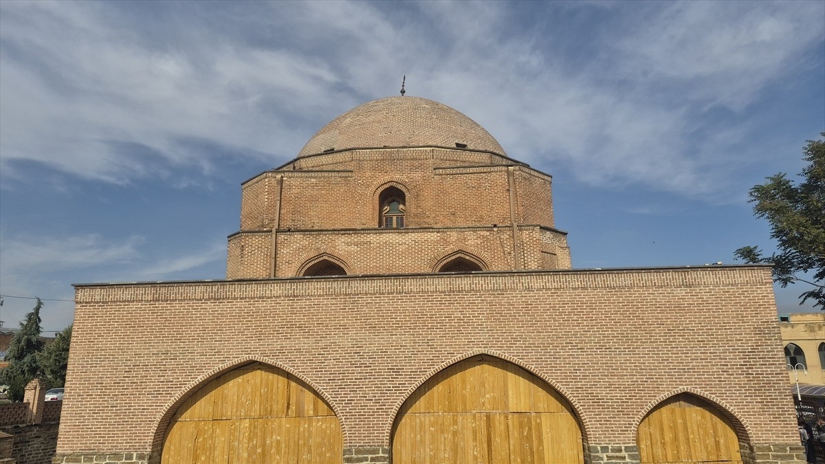 İran’da Selçuklu mirası Urumiye Ulu Camii ihtişamını koruyor