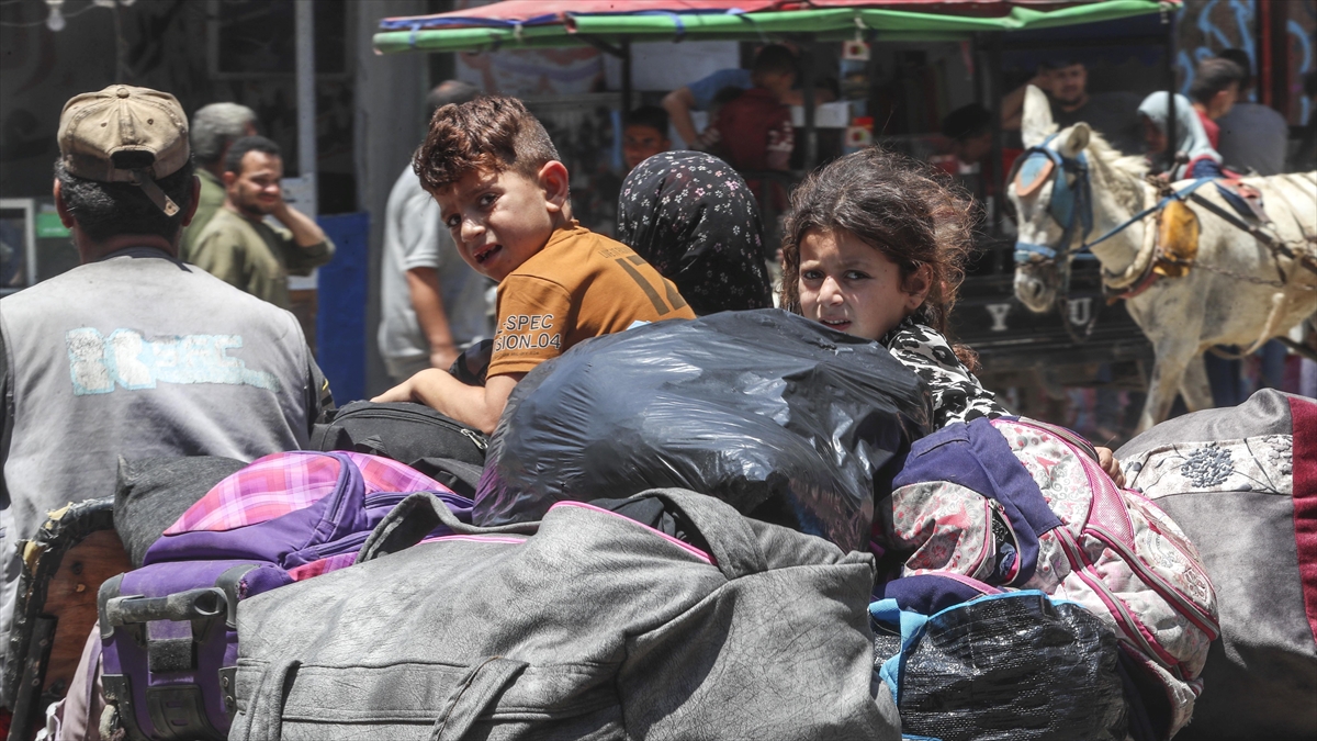 İsrail, saldırılarıyla felakete neden olduğu Gazze’de Filistinlileri sürgün planından vazgeçmedi İsrail, saldırılarıyla felakete neden olduğu Gazze’de Filistinlileri sürgün planından vazgeçmedi