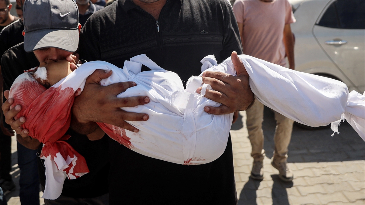 İsrail’in ateşkese rağmen Gazze’ye düzenlediği saldırılarda son 24 saatte 6 kişi hayatını kaybetti İsrail’in ateşkese rağmen Gazze’ye düzenlediği saldırılarda son 24 saatte 6 kişi hayatını kaybetti