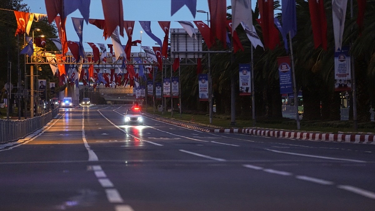 İstanbul’da Cumhuriyet Bayramı tören provası nedeniyle bazı cadde ve yollar trafiğe kapatıldı