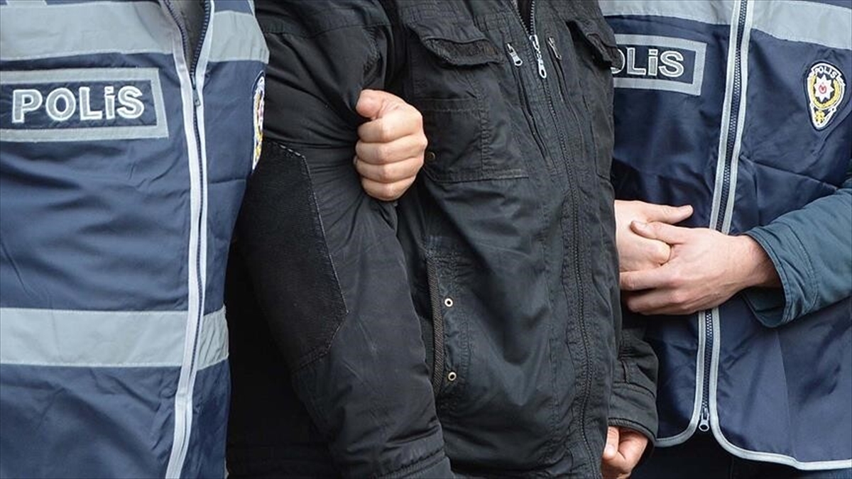 İstanbul’da kara para aklama iddialarına ilişkin soruşturmada 5 şüpheli gözaltına alındı İstanbul’da kara para aklama iddialarına ilişkin soruşturmada 5 şüpheli gözaltına alındı