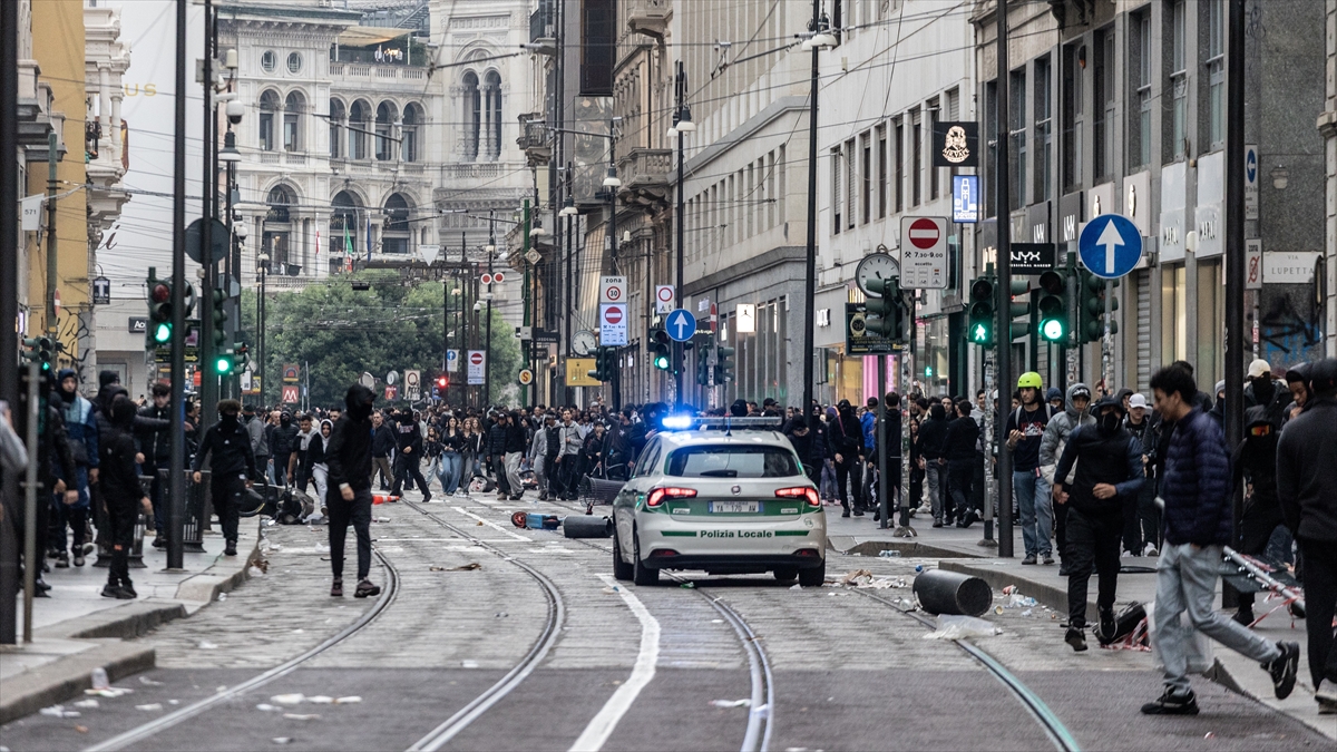 İtalya’da şiddetli protestoların ardından hükümet, Milano’da asker görevlendirme hazırlığında