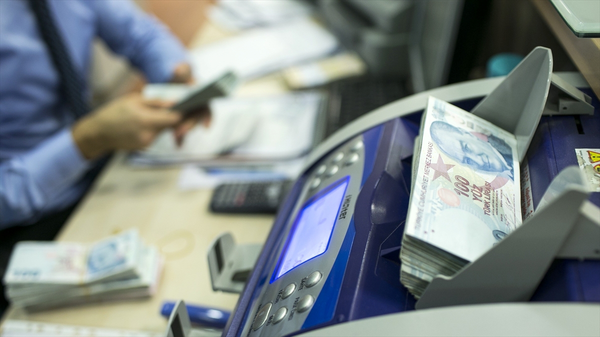 Kamu teşebbüslerinin 2027 yatırım hedefi 754,2 milyar lira