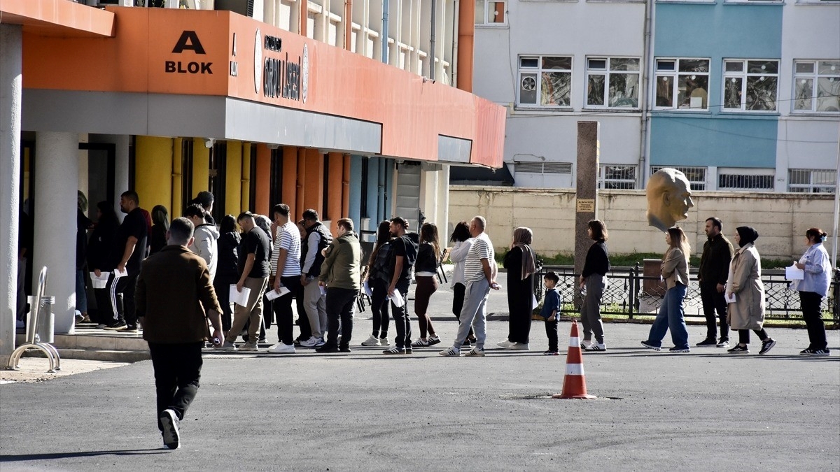 KPSS ön lisans oturumu yapıldı KPSS ön lisans oturumu yapıldı
