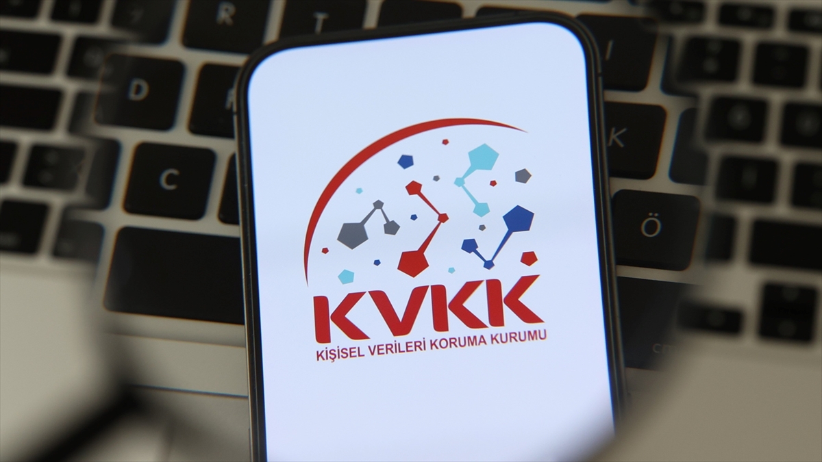 KVKK, işverenin kurumsal e-posta ve iletişim kanallarını denetleme kurallarını belirledi KVKK, işverenin kurumsal e-posta ve iletişim kanallarını denetleme kurallarını belirledi