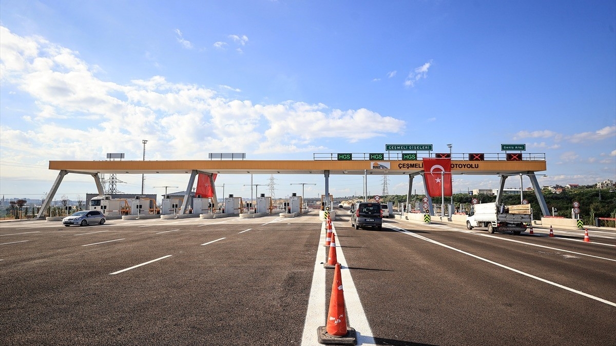 Mersin’de Çeşmeli-Taşucu Otoyolu’nun yapımı tamamlanan Kızkalesi kesimi trafiğe açıldı Mersin’de Çeşmeli-Taşucu Otoyolu’nun yapımı tamamlanan Kızkalesi kesimi trafiğe açıldı
