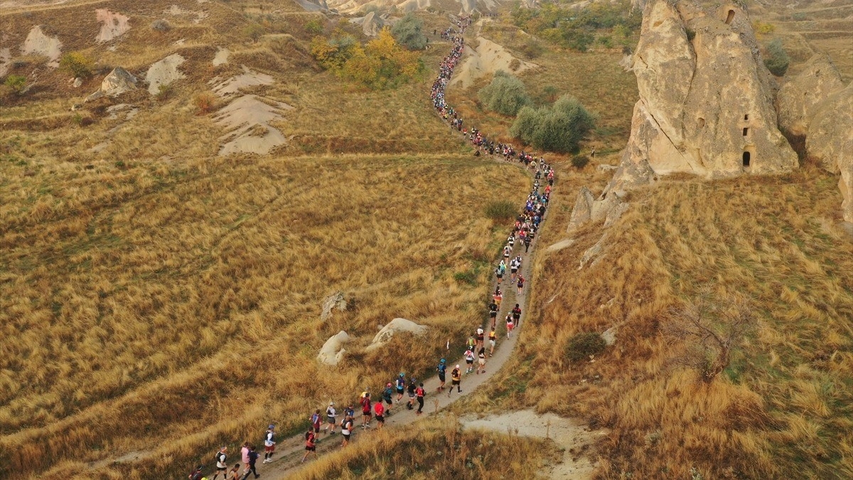 Salomon Kapadokya Ultra Trail Koşusu, 78 ülkeden sporcuların katılımıyla başladı Salomon Kapadokya Ultra Trail Koşusu, 78 ülkeden sporcuların katılımıyla başladı