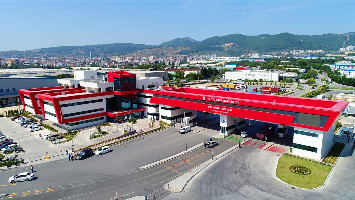 Serbest bölgelerin ihracatında yılın 9 ayında orta ve yüksek teknolojinin payı yüzde 58,4’e çıktı Serbest bölgelerin ihracatında yılın 9 ayında orta ve yüksek teknolojinin payı yüzde 58,4’e çıktı