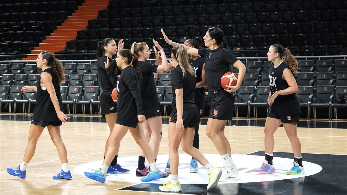 Süper Kupa’da Fenerbahçe ile karşılaşacak ÇBK Mersin, taraftarı önünde mutlu son hedefliyor Süper Kupa’da Fenerbahçe ile karşılaşacak ÇBK Mersin, taraftarı önünde mutlu son hedefliyor
