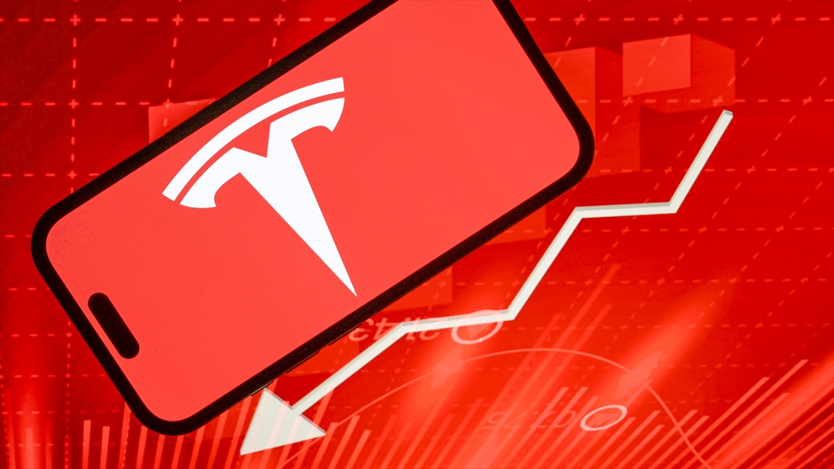 Tesla’nın arabası uçuyor, hissesi düşüyor Tesla’nın arabası uçuyor, hissesi düşüyor
