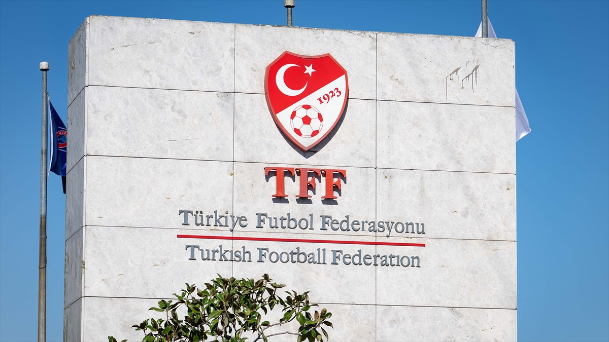 TFF’de 5 yönetici istifa etti TFF’de 5 yönetici istifa etti