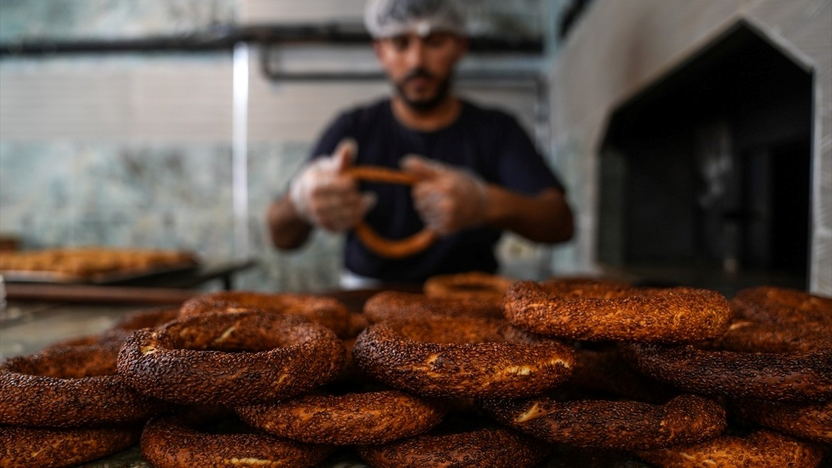 Türkiye’nin sokak lezzeti simit, üniversite öğrencilerinin talebiyle çeşitlendi Türkiye’nin sokak lezzeti simit, üniversite öğrencilerinin talebiyle çeşitlendi