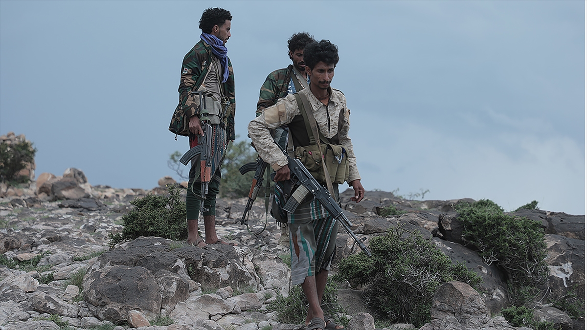 Yemen ordusu: Husi hedeflerine 24 saatte 257 saldırı düzenlendi Yemen ordusu: Husi hedeflerine 24 saatte 257 saldırı düzenlendi