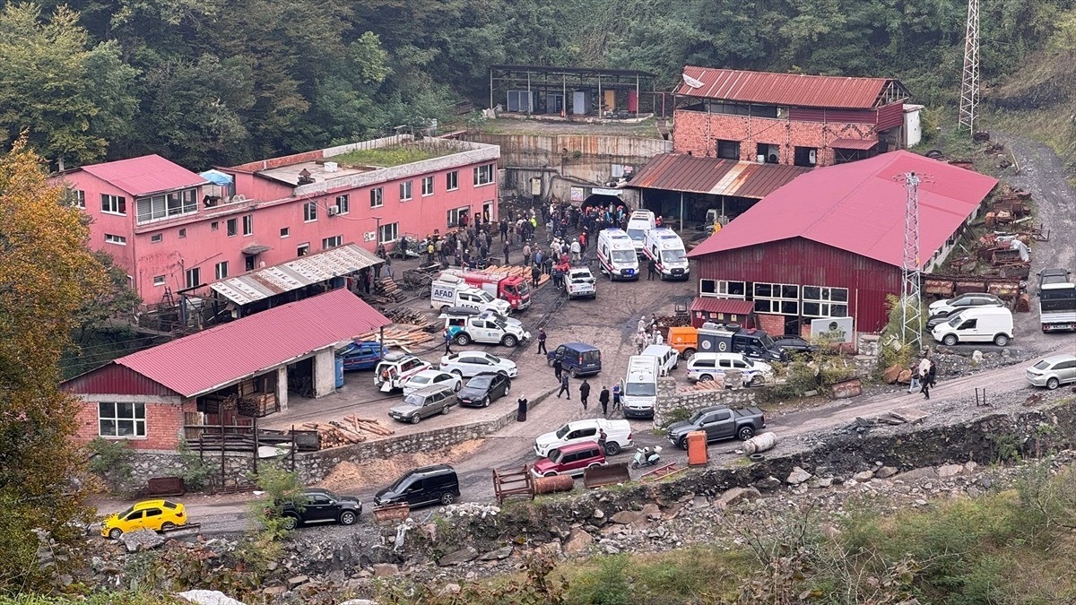 Zonguldak’ta maden ocağındaki grizu patlamasında 3 kişi öldü, 5 kişi yaralandı Zonguldak’ta maden ocağındaki grizu patlamasında 3 kişi öldü, 5 kişi yaralandı