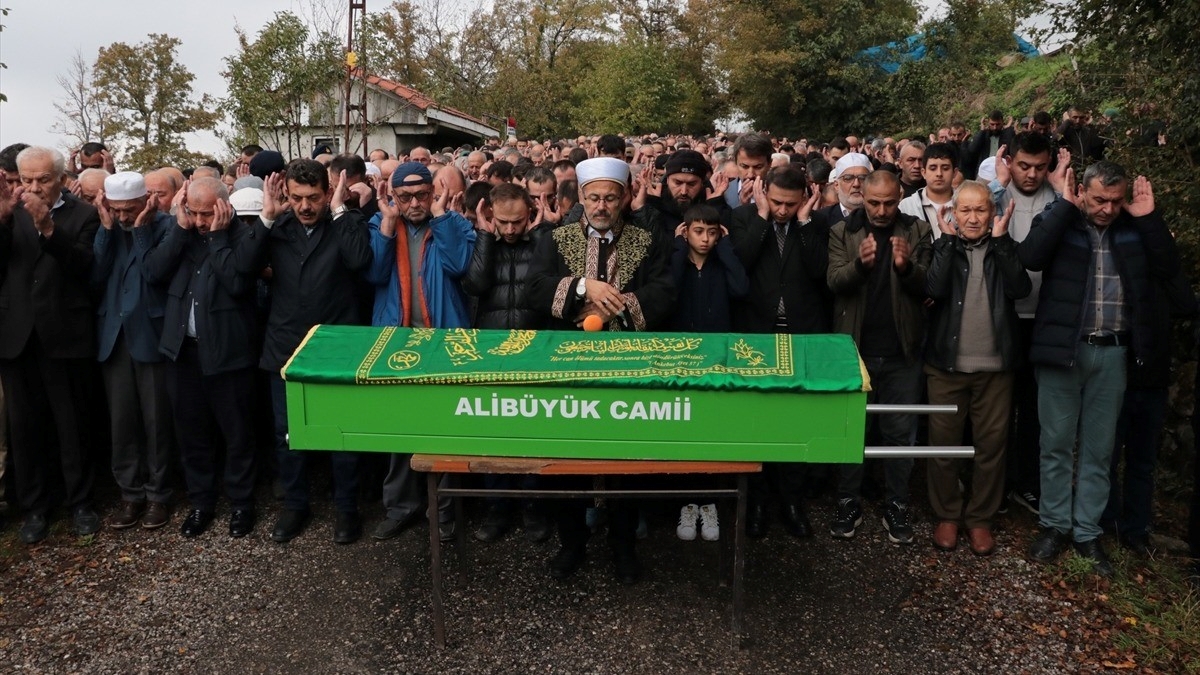 Zonguldak’ta maden ocağındaki grizu patlamasında ölen 3 işçi defnedildi